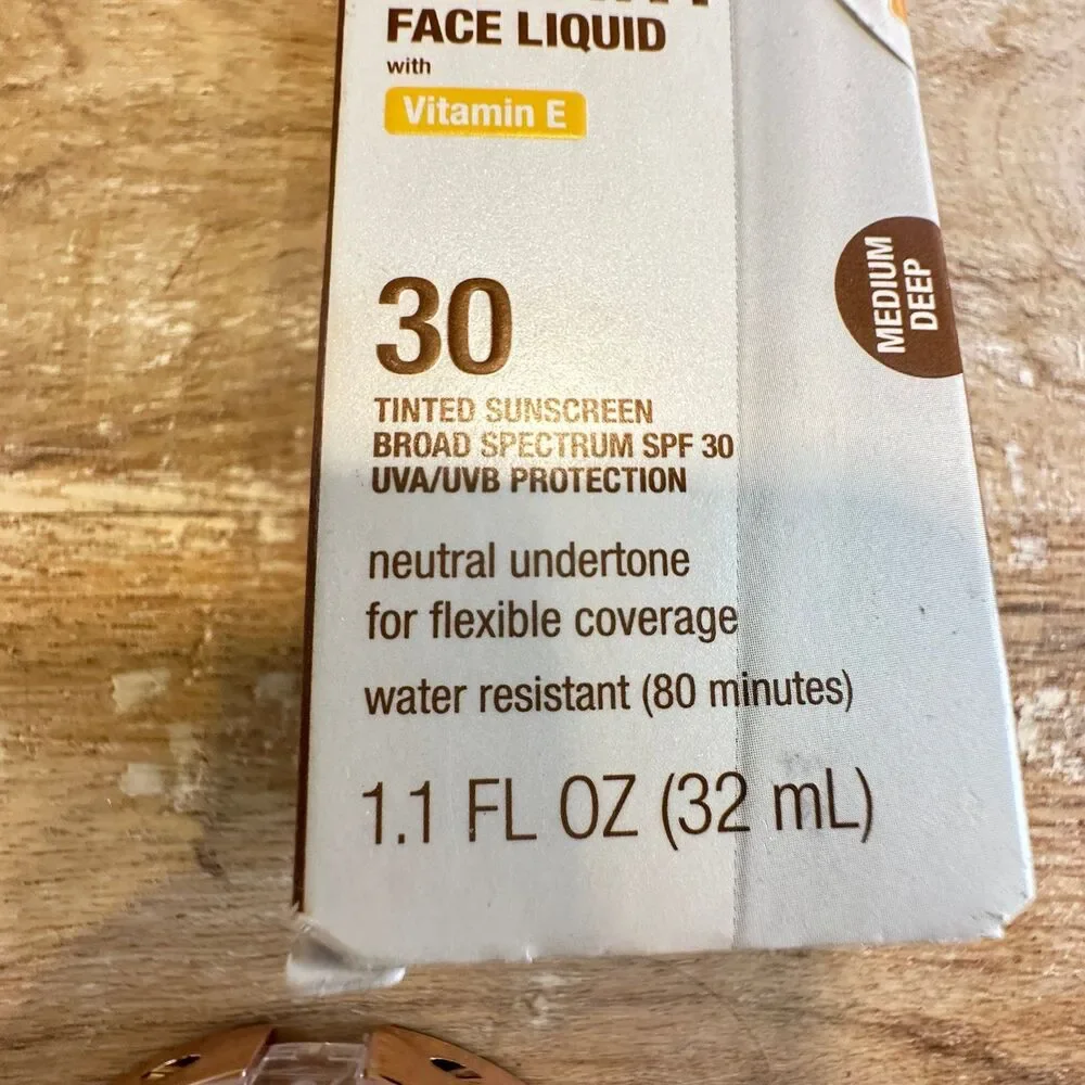Neutrogena UVA/ UVB SPF 30 Tinted Face Sunscreen and Kokie Blush Bundle